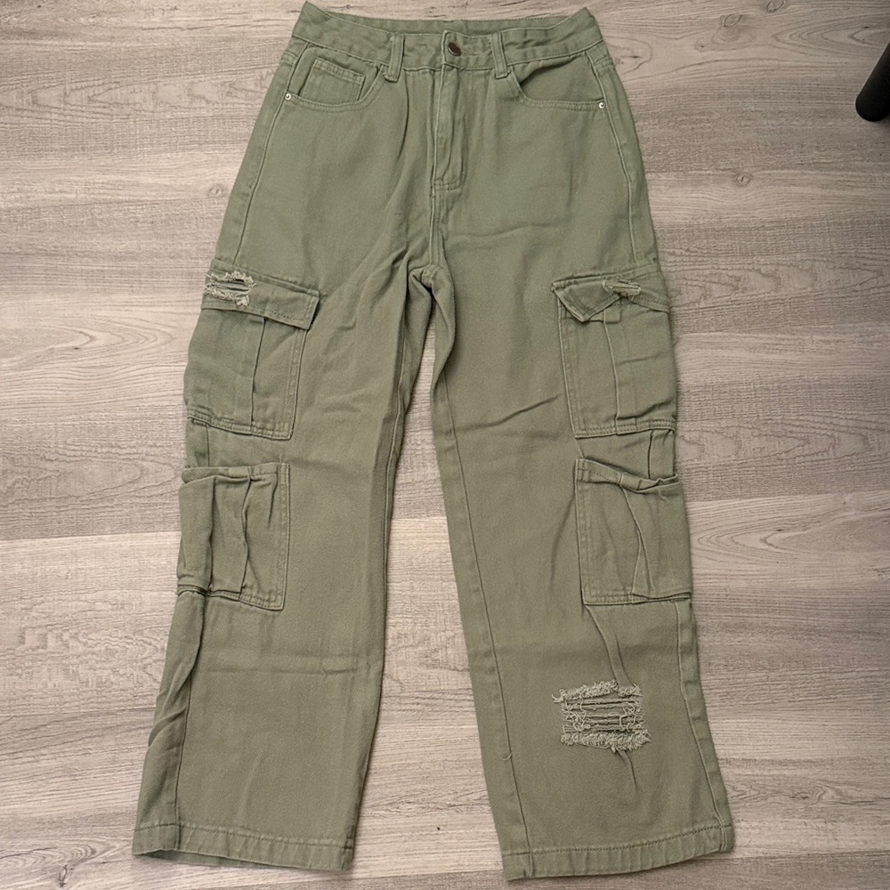 Hi Rise Cargo Jeans Size Small